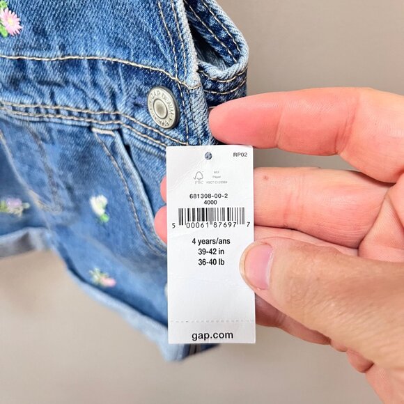 NEW Gap Denim Toddler Overalls 4Y Floral Embroidery‎ Adjustable Straps - Picture 2 of 5